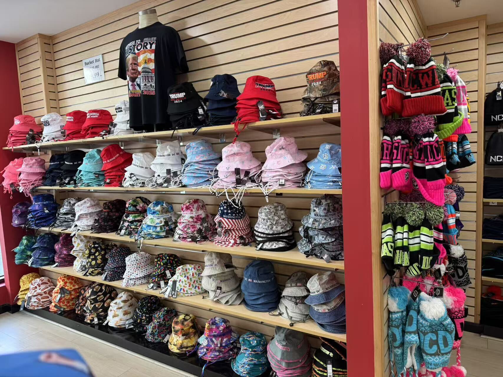 dc-souvenirs_hats-buckets