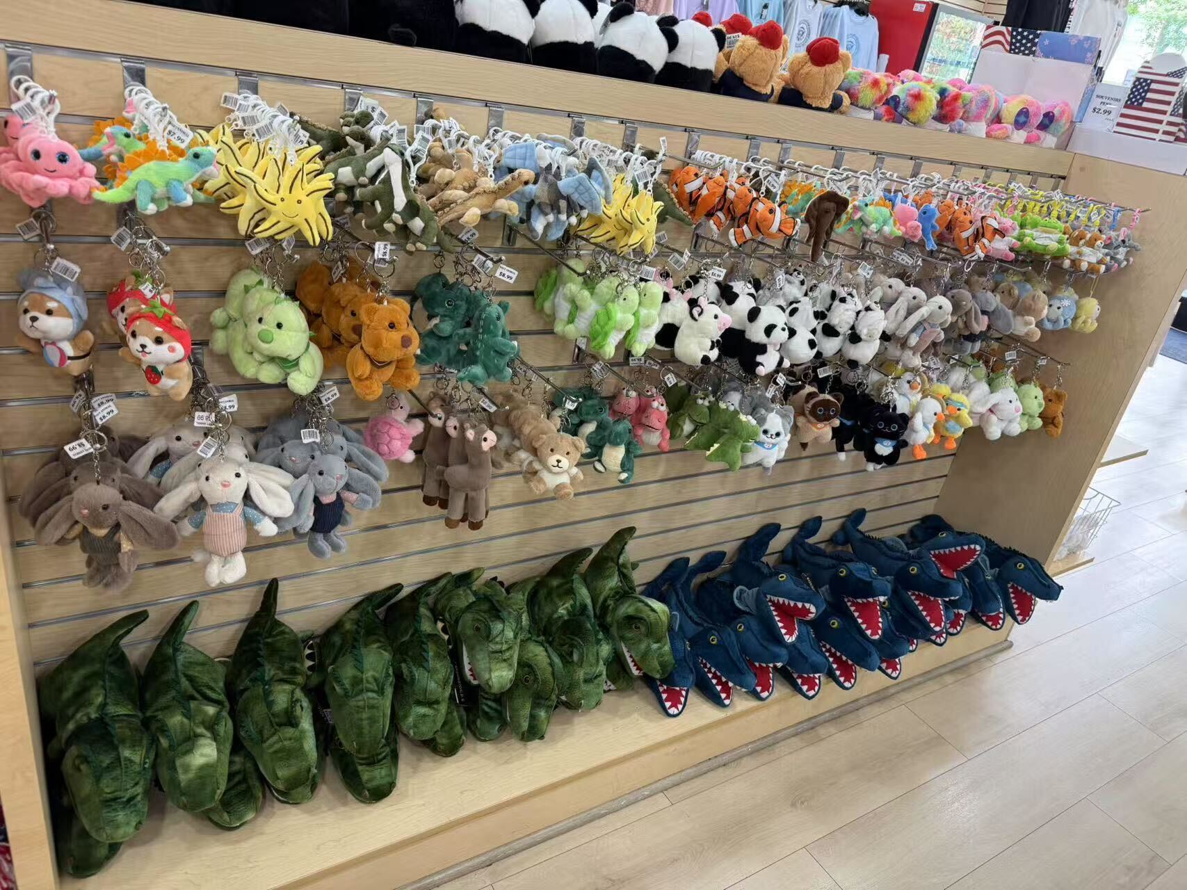 dc-souvenirs_keychains
