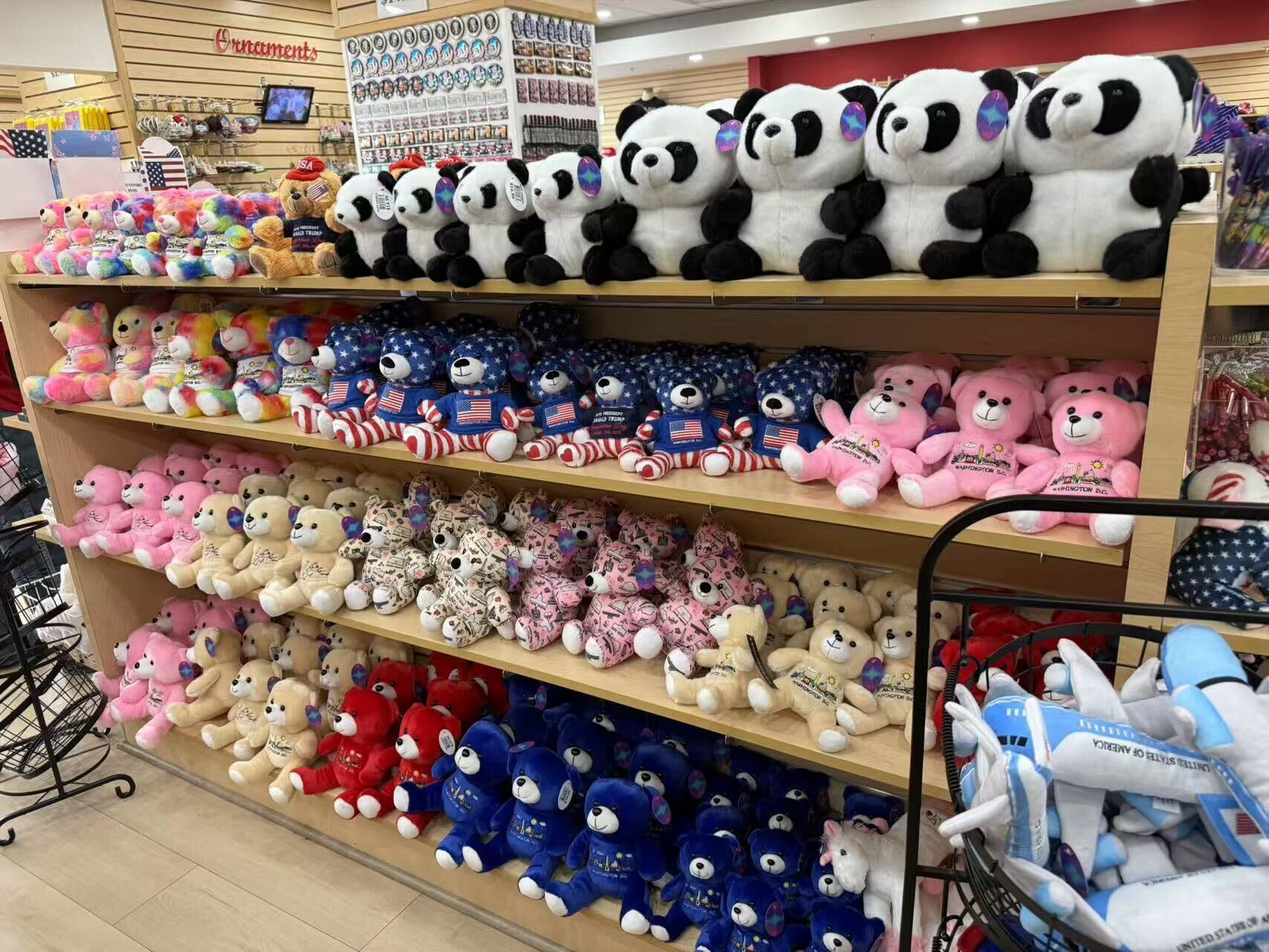 dc-souvenirs_plushies-stuffed-animals